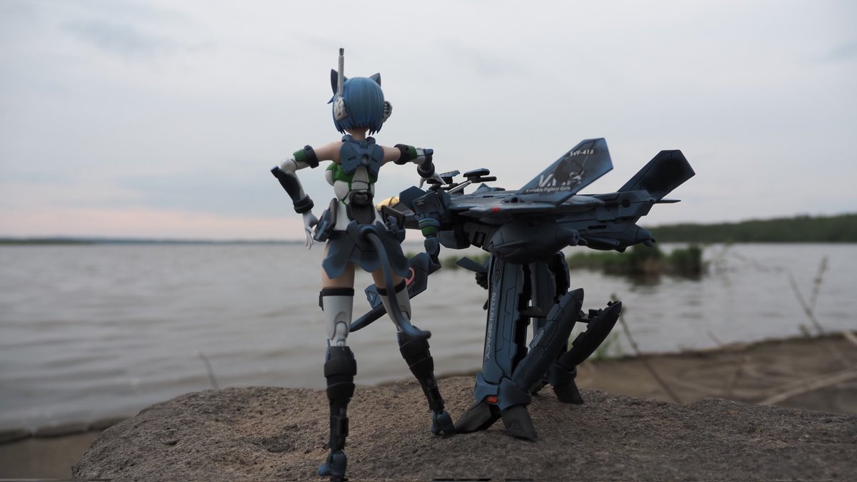imonekog3's tweet photo. #マクロスモデラーズ応募
作品名「黄昏」
無事に帰還し黄昏ている所です。
使用キット　V.F.G. マクロスΔ VF-31A カイロスSP
海上自衛隊の洋上迷彩風に塗装しました。
夕日を入れたかったけど締切までに天候の回復が見込めないので投稿っ！ https://t.co/Wi0iWTonLT
