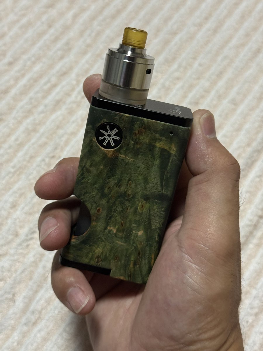 Gsx318R's tweet photo. 久々にスコンカーセットアップ完了
煙量ソコソコ味ウマーにスタビウッドで見た目もヨシ

#vape https://t.co/22KbN5Epnp