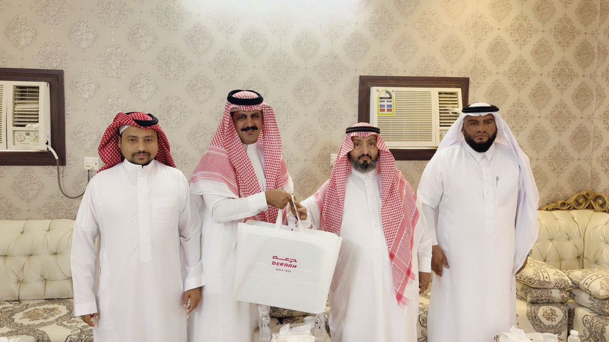 ndanawan's tweet photo. قام رئيس وأعضاء مجلس إدارة جمعية التنمية الأهلية بناوان بزيارة الشيخ عائض بن عوض الزهراني شيخ قبائل آل سعد بناوان، وذلك للسلام عليه والاطمئنان على صحته وتهنئته بمناسبة عيد الأضحى المبارك، في بادرة تجسد روح التلاحم والمحبة والتواصل الاجتماعي بين أبناء المجتمع. https://t.co/uvqPvBo83f