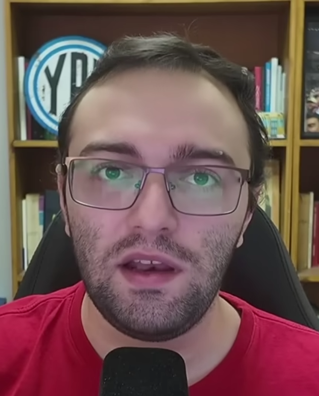 aguanteferrovi1's tweet photo. @1gnaciotom4si ¿Soy yo, o el chabon tiene parentesco de cara a Gabriel Schraiber? https://t.co/avnPK4zRMC