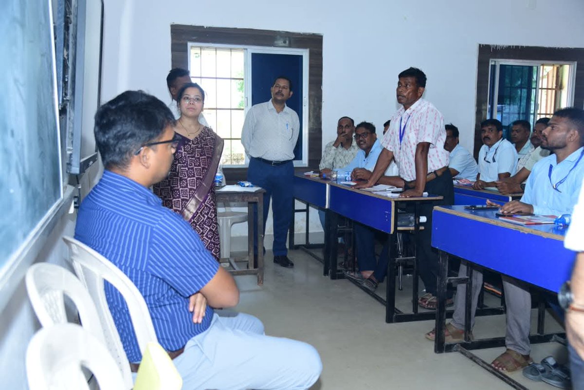 SubCollectorAlk's tweet photo. Training of BLOs and BLO supervisors for Special Intensive Revision 2026, 63 -Athamallik constituency angul https://t.co/MfKSC3jO1S