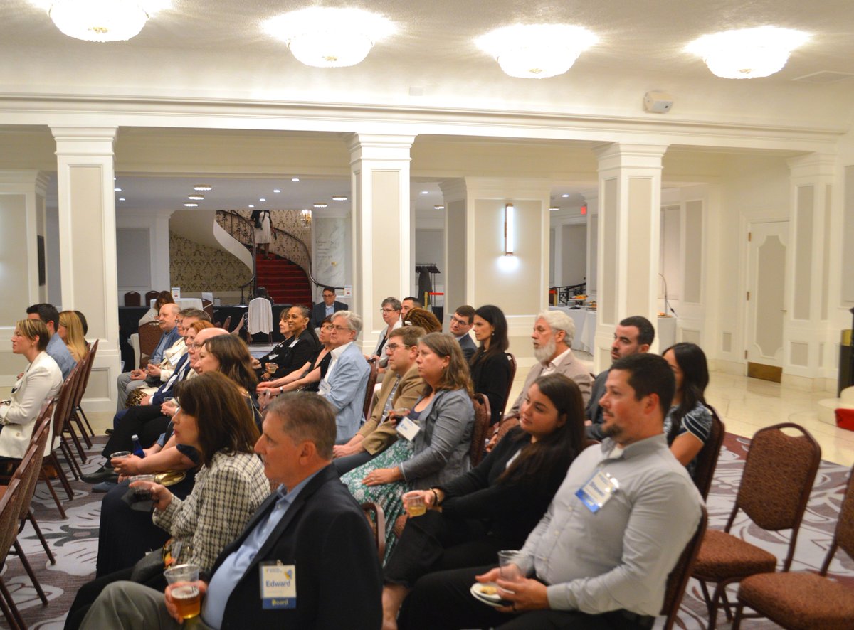 LeadershipPgh's tweet photo. LPInc. Alumni spent an evening at Heinz Hall for an experience-based event. Alums had the opportunity to hear unique insights from the @pghsymphony, including a behind-the-scenes tour.

LPInc. Alumni programming is made possible through the generous support of @PNCBank. https://t.co/eFH50Jowdk