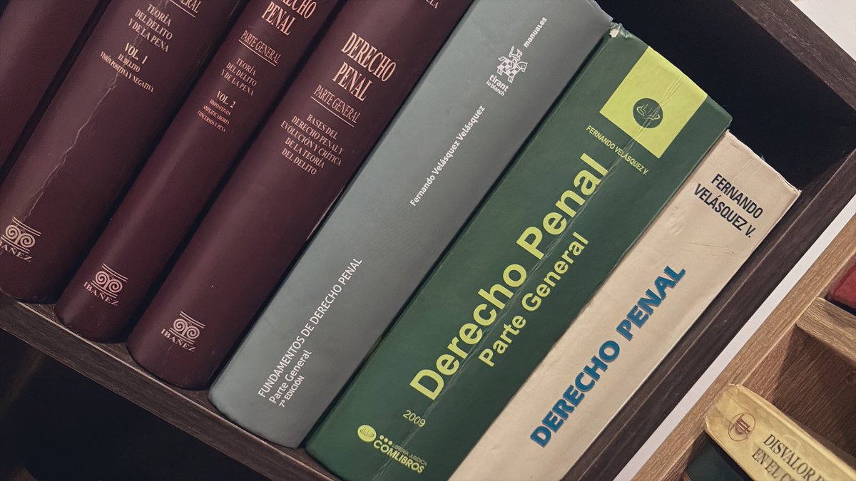 NABM__'s tweet photo. Recomendado del día => Fundamentos de derecho penal (7ma edición). 

Autor => Fernando Velásquez Velásquez. 

Se consigue con @Rlibrero1 https://t.co/eIZzJyfGrr