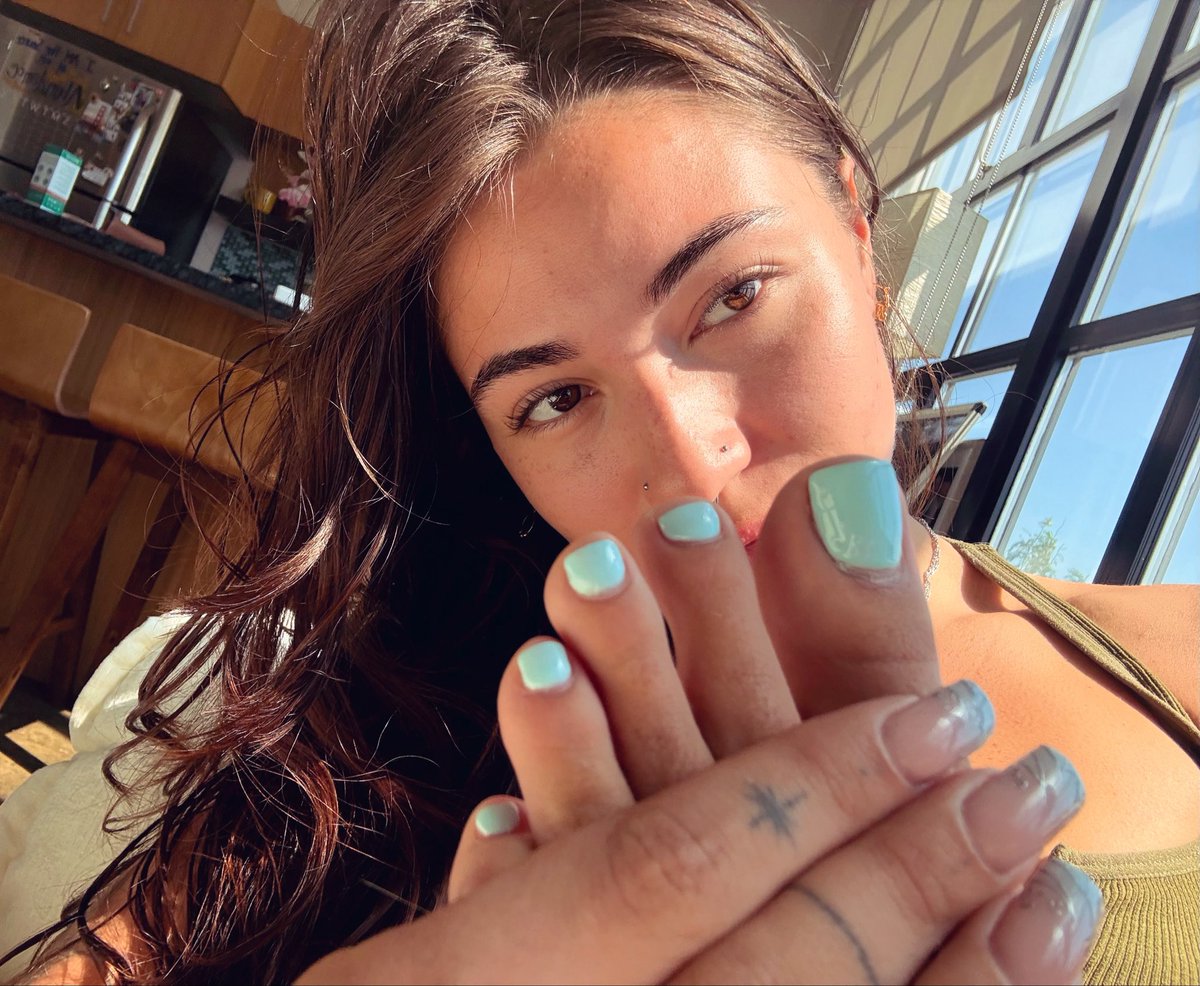GoddessKylie22's tweet photo. Kiss them https://t.co/nLzfxZTf5A