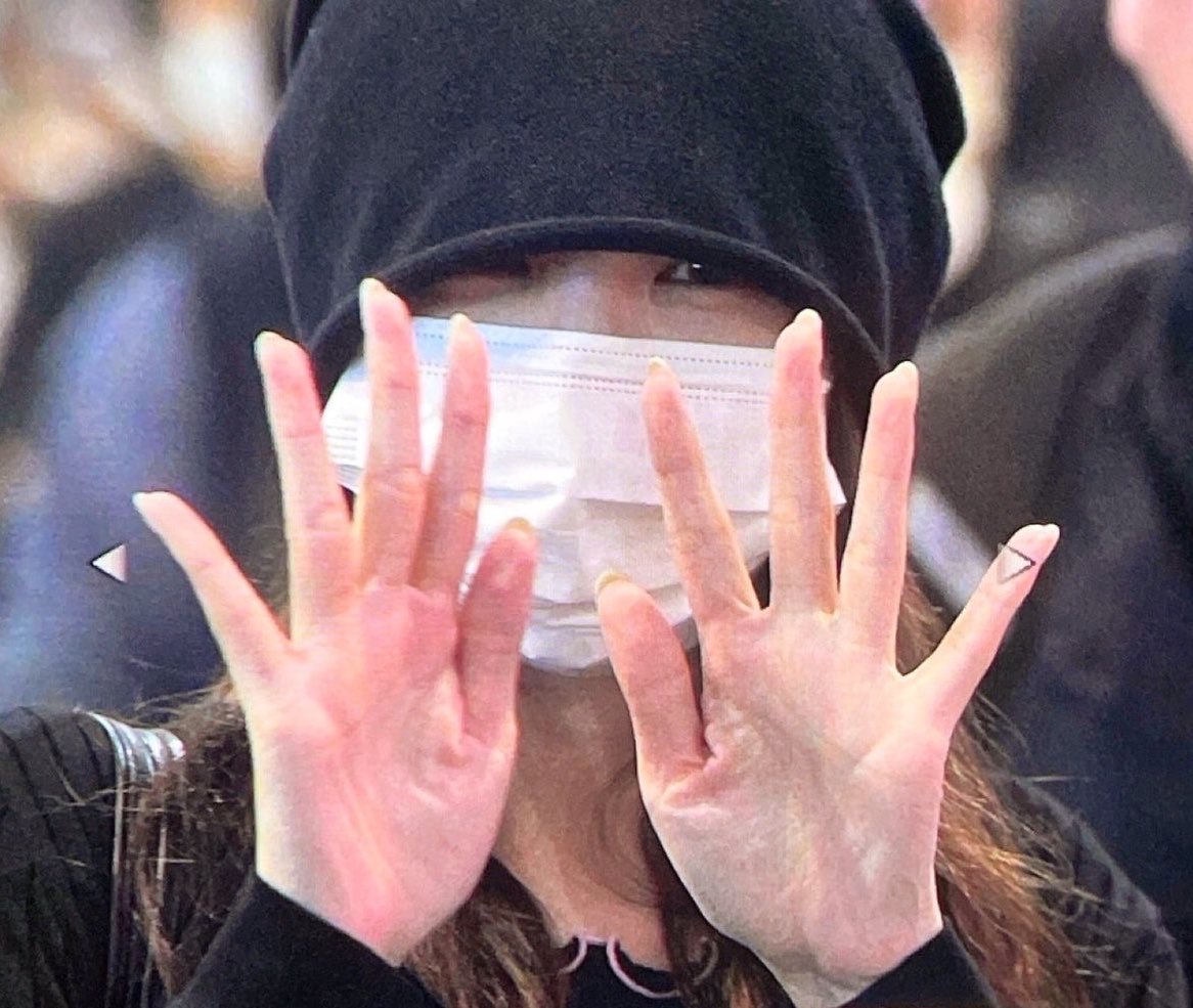 nayeon's hands tweet media