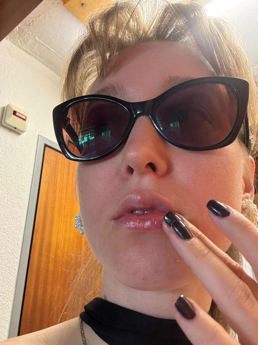 Katya tweet media