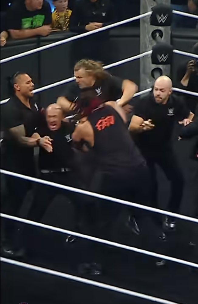 DaveKich's tweet photo. Security doing its best to contain an UNLEASHED SAMOAN WEREWOLF on #WWERaw @TheSchott in #Columbus #Ohio! https://t.co/YeHLTE8yPX