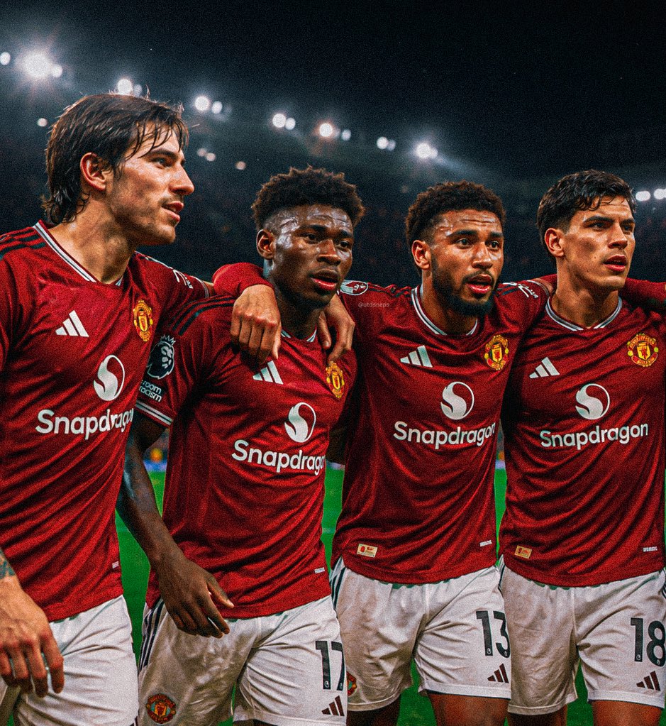 cold pics of Manchester United tweet media