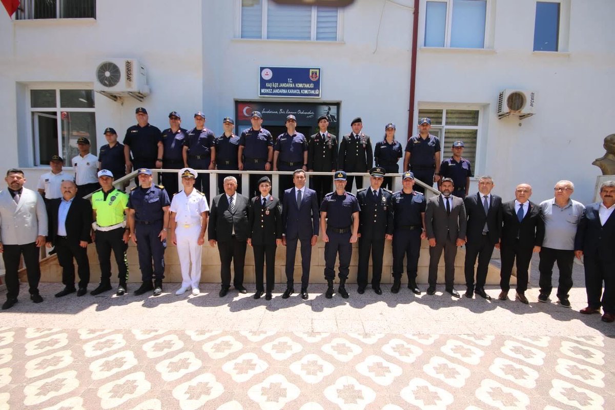 OkayBilgin's tweet photo. Teşkilatımızla birlikte resmi bayramlaşma programına katılım sağlayarak bayramın birlik ve beraberlik iklimini paylaştık. https://t.co/P71D3uDrpi
