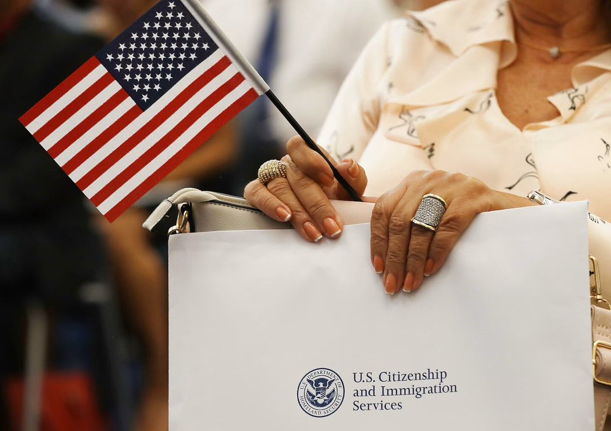 ImmigrationOpts's tweet photo. Trump administration begins making new requests of green-card applicants #immigration https://t.co/hnOvwksDrL https://t.co/4yO7hfpQ1S