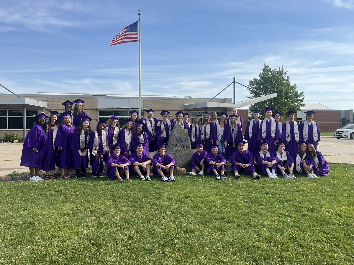 VanAllen_ICCSD's tweet photo. Congratulations to our former Van Allen students and the Liberty HS Class of 26!

#VanAllenPride! https://t.co/XTz5jvYumx