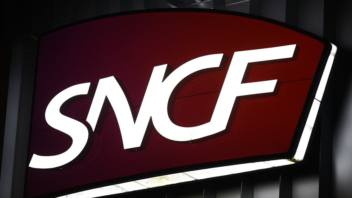 RMCInfo's tweet photo. 🔴 "Déplorable": la SNCF annule des trains en raison de la canicule et par crainte de pannes de clim ► https://t.co/NRrbQBMtqd https://t.co/UpLocD3fOL
