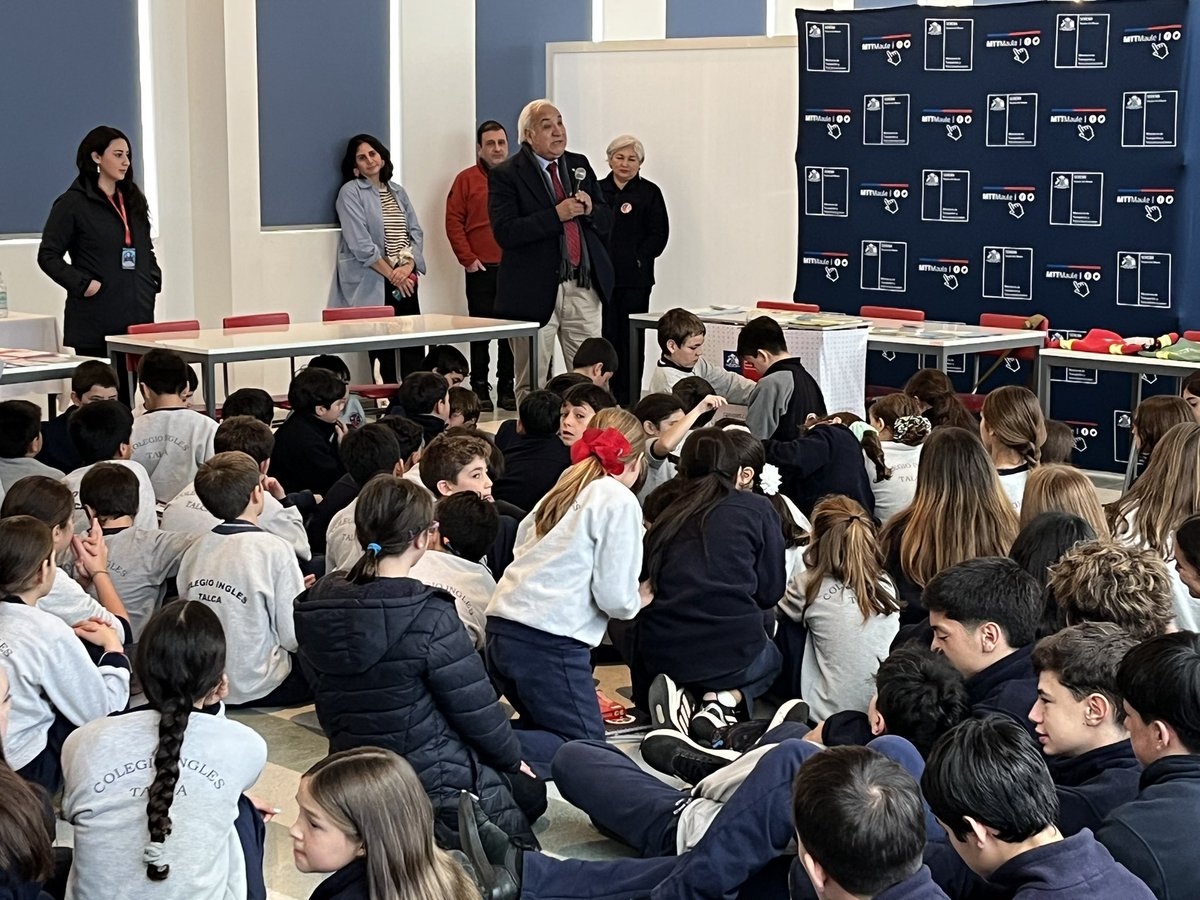 MTTMaule's tweet photo. #AgendaMTT en el marco de la Semana de Seguridad Escolar y Parvularia 2026, @conaset y @Fisca_MTT liderados por SeremiTT #RegionMaule ,Baldemar Higueras participaron en jornada de cierre de actividades organizada por Colegio Inglés de #Talca https://t.co/Qnbv2grhJk