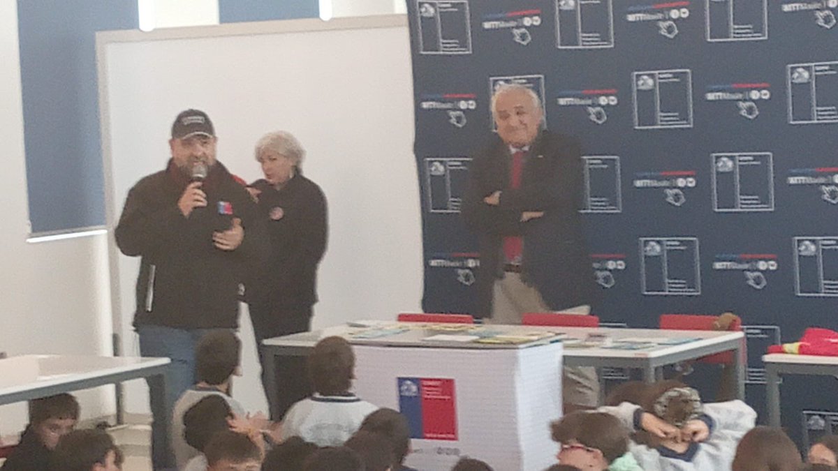 MTTMaule's tweet photo. #AgendaMTT en el marco de la Semana de Seguridad Escolar y Parvularia 2026, @conaset y @Fisca_MTT liderados por SeremiTT #RegionMaule ,Baldemar Higueras participaron en jornada de cierre de actividades organizada por Colegio Inglés de #Talca https://t.co/Qnbv2grhJk