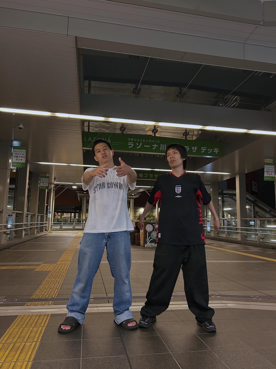 lazona__'s tweet photo. botsu vs nul at lazona https://t.co/v251fivRfl