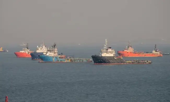 CurrentMaritime's tweet photo. Three Oil and LNG Carriers Leave Strait of Hormuz with Tracking Signals Disabled
https://t.co/aFIB0sqxbK
#StraitOfHormuz #OilTankers #LNGCarrier #ShippingCrisis #GlobalTrade #EnergySecurity #MaritimeNews https://t.co/GSN4ZWM2dk
