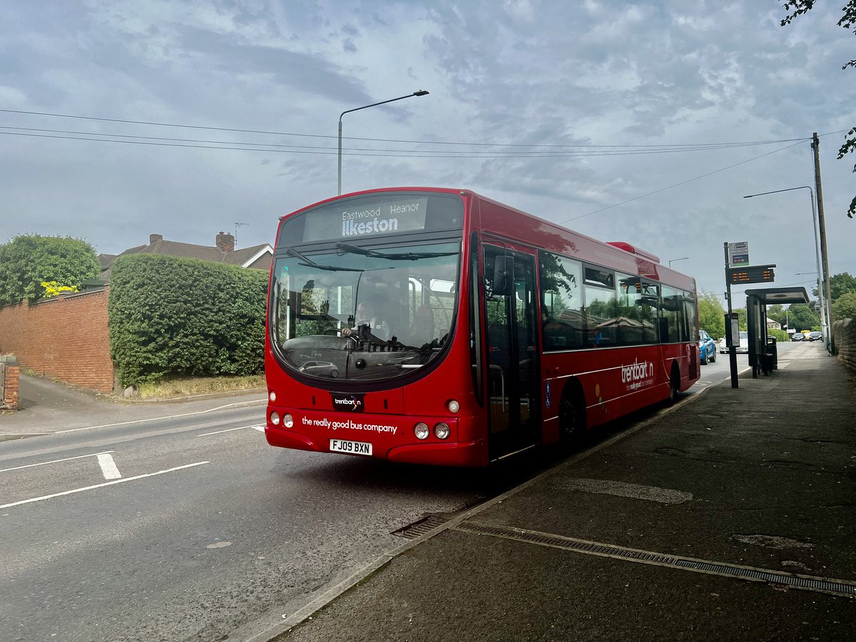 DGRBusAdventure's tweet photo. @trentbartonland @Kinchbus We’ve had a mid day break while the sun clears off and it starts to cool slightly, he’s off back out now with mum, kicking off with a bus swap at Langley Mill for a rather hot and bothered 733, which has decided it’s had enough of the heat for one day 🫠 https://t.co/k7mPy37Umr