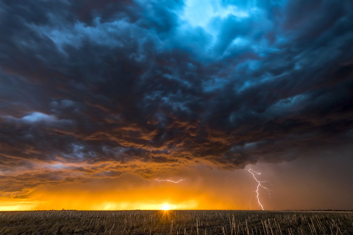 thaddeusthought's tweet photo. by Fr Livyos (Charalambos Papadopoulos)

Elder Emilianos Simonopetritis says:
This cloudiness will pass, it is nothing important.
Say “Lord Jesus Christ, have mercy on me.”
If “Lord Jesus Christ, have mercy on me” makes you more depressed, say “Glory to you, God of all things.”
Just accept what you cannot overcome.
Accept this and you will go to heaven and become a queen there.”

You don’t have to be well all the time. It just isn’t possible.
You can’t always be in a state of deep prayer.
There are times when you can’t even bear the spiritual.
And that… is not a failure. It is humanity.
You are human. Don’t forget it.
Don’t fight your cloudiness.
It doesn’t go away like that. As long as you react, it stays.
Just wait.
Breathe.
Say a “glory to God”… even if you don’t feel it.
Faith is not an emotion.
It is trust, in the midst of the darkness.
It is staying with God on the cross.
Not everything will change externally.
But you will change internally,
the way you look, listen and perceive.
And somewhere there… slowly…
the cloudiness no longer suffocates you.
Not because it is necessarily gone but because you don’t care that it exists, you can live with it without being scared. 
Because Christ exists, not to solve your problems
but to carry you in the midst of them.