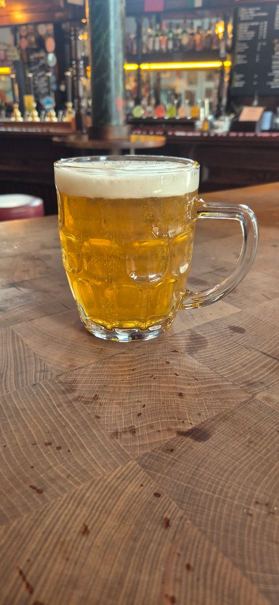 bobtaz75's tweet photo. #supportpubs a pint of Czeched Out in East London https://t.co/bfznsb3S4w