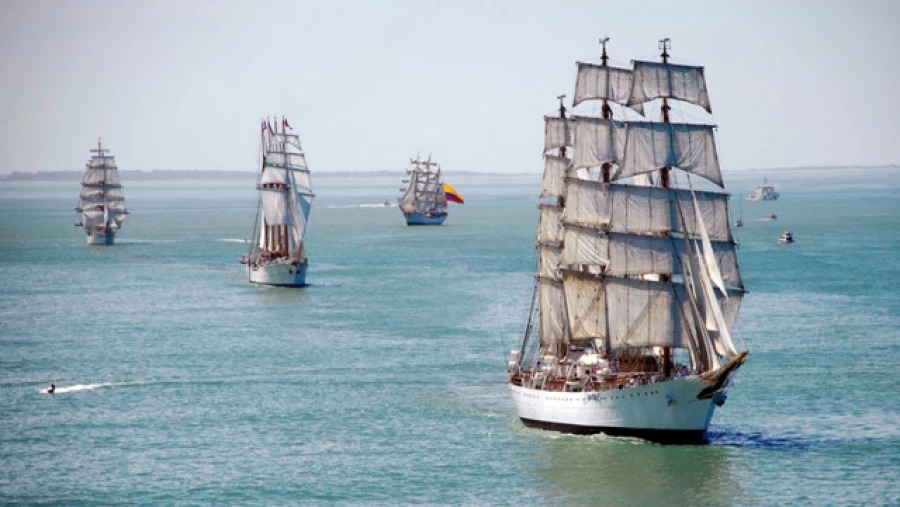 naval_peru's tweet photo. El Perú se alista para recibir el #VelasLatinoamérica2027, el encuentro marítimo y cultural más importante de la región. El Callao y Paracas serán escenarios de una histórica reunión de grandes veleros y delegaciones internacionales, consolidando el liderazgo de la @naval_peru https://t.co/F6FTmXp5RN