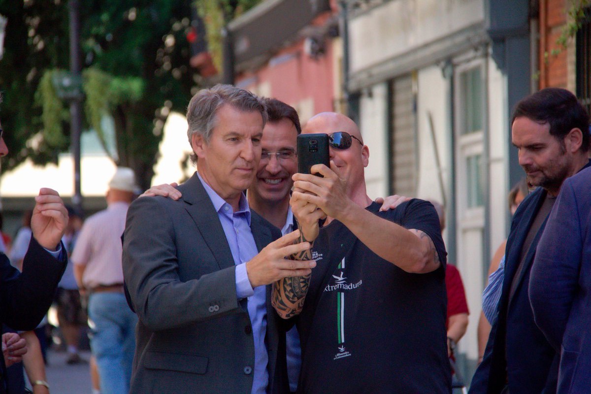 ppleganes's tweet photo. 📑NdP Encuentro @NunezFeijoo y @marecuencopp en #Leganés 

🗣️ @marecuencopp reivindica "una política limpia, útil y valiente frente a la corrupción" en un encuentro con el presidente @NunezFeijoo https://t.co/GHoNMySRjI