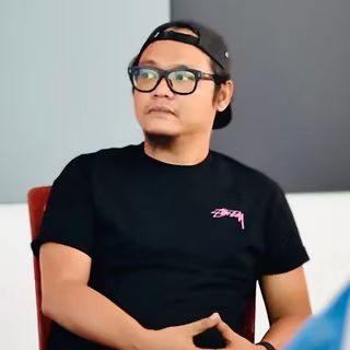 Moch_bin_umar's tweet photo. Shopee Live: Senam jari 60 menit. Tonton Tuan Penggoda 2.0 live sekarang: https://t.co/ejCbN1pYVi https://t.co/3nopth7vWr