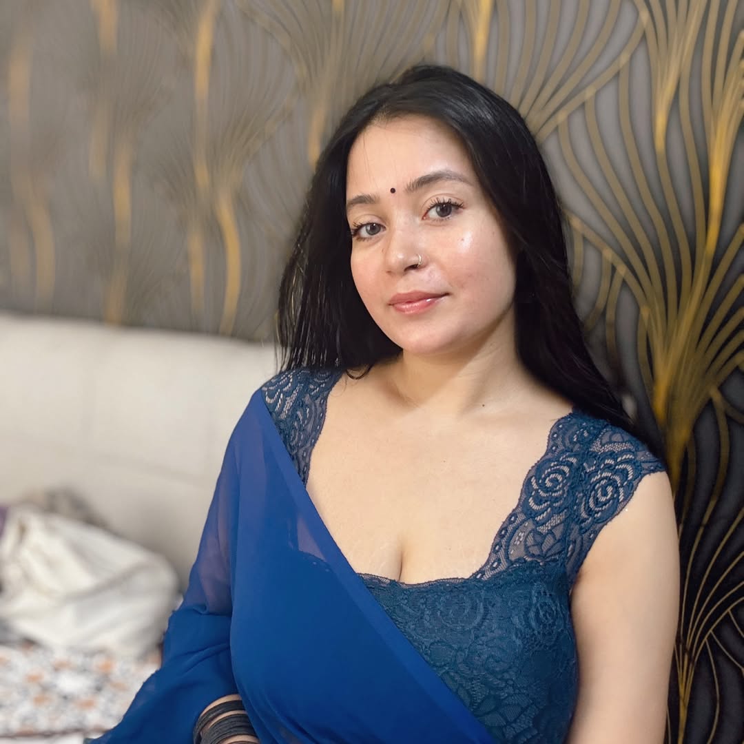 Senha31's tweet photo. #royalblue #saree #sareestyle https://t.co/9jCTXKR8BZ