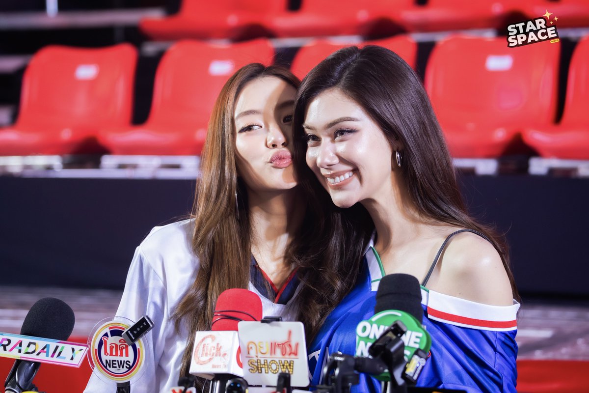 starspaceupdate's tweet photo. “ลีน่า - หมิว” ช่วงสัมภาษณ์สื่อ เปิดแคมเปญ “Grand Grand Sale 2026”  🛍️🛒

GRAND GRAND SALES LENAMIU 
#CentralPattanaxLenaMiu

#ลีน่าหมิว #LenaMiu
#LalinaLena #MiuNatsha
#GrandGrandSale2026 https://t.co/wrwAESpm7v