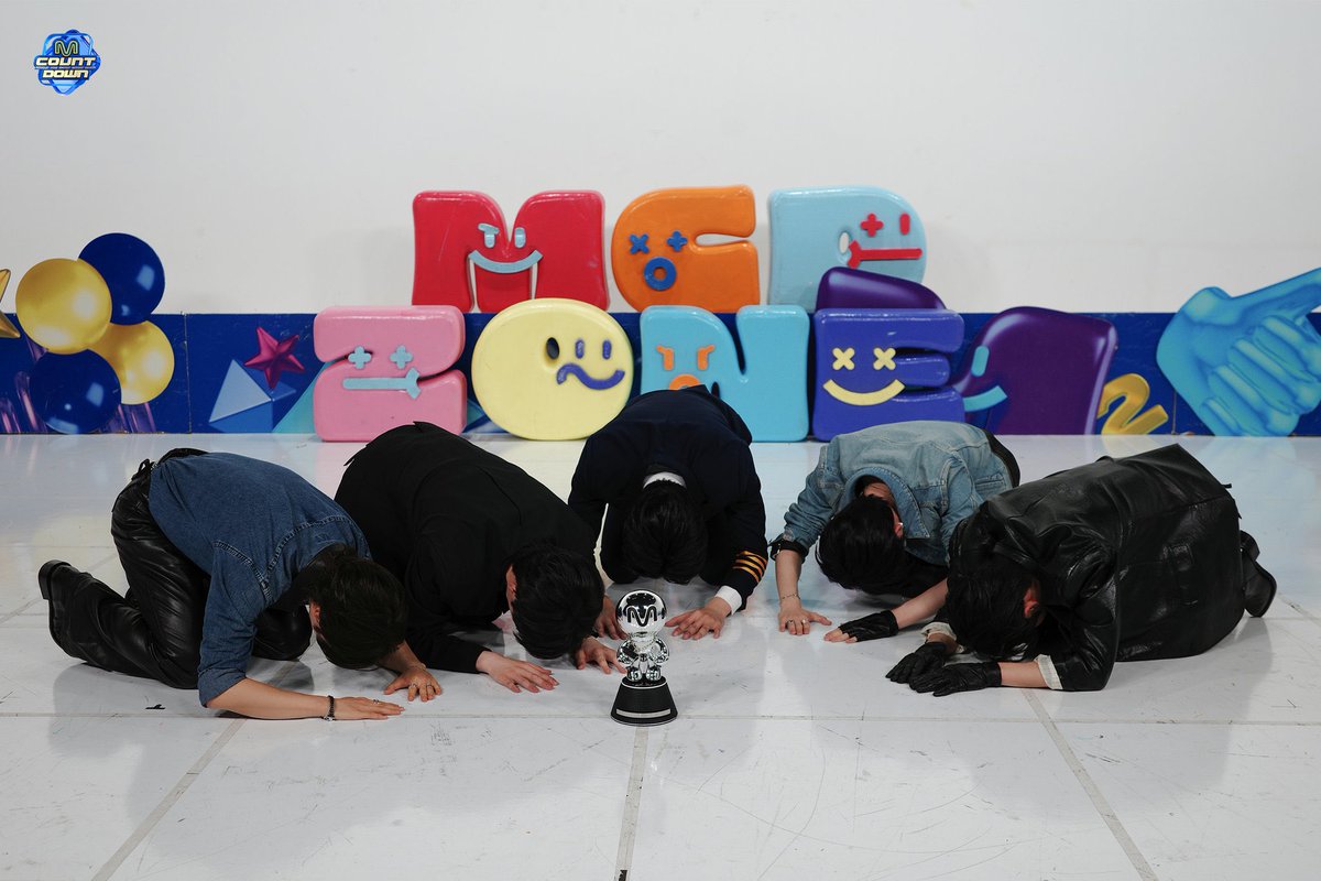 purehighboy's tweet photo. 마음존나좋네진짜 우리team zb1 기특합니다 오늘명절도아닌데덕담해주고싶네 https://t.co/VFGpcwbVxE