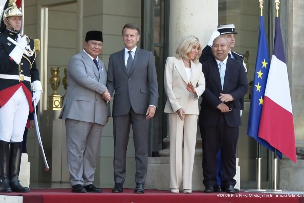 AriefHD's tweet photo. Ditemani Didit, Presiden Prabowo Bertemu Presiden Perancis Macron di Istana Elysee. 28/5/2026.
https://t.co/m3CitOt5We https://t.co/afNdxuGkD1