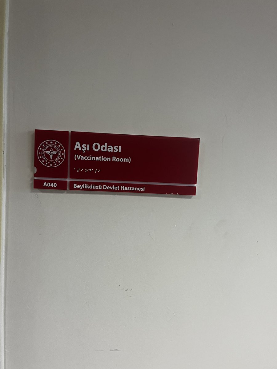 GrkanYurt4's tweet photo. @saglikbakanligi @RTErdogan ya allah aşkına devlet hastanesindeyiz bu saatde yemek saati diye yapıştırıp gitmek? Bi tane personel verip bu nedir ya !!! https://t.co/e1rszL7WG2