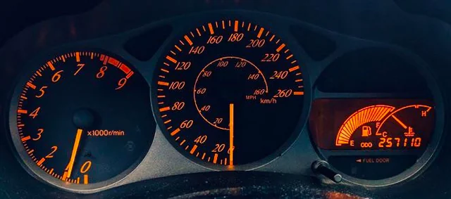 inlinesix_'s tweet photo. bring serif fonts back to car interiors https://t.co/oukmgL4Ud0