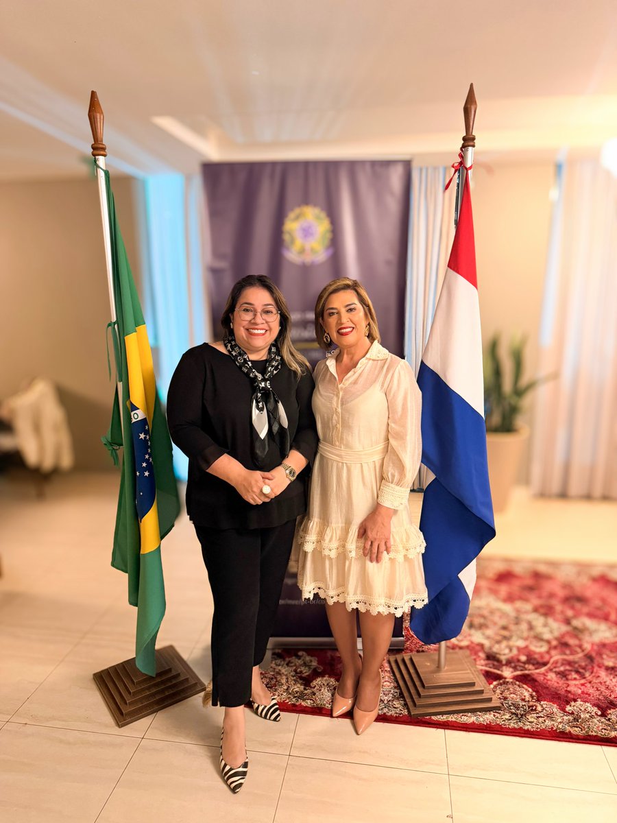 Nanuarte's tweet photo. Participé del lanzamiento del Espaço da Mulher Brasileira em Ciudad del Este, una iniciativa del Consulado General del Brasil para acompañar y fortalecer a las mujeres brasileñas en nuestra región.

Un paso importante para la integración, la cooperación y el desarrollo en la Triple Frontera. 🇧🇷🇵🇾