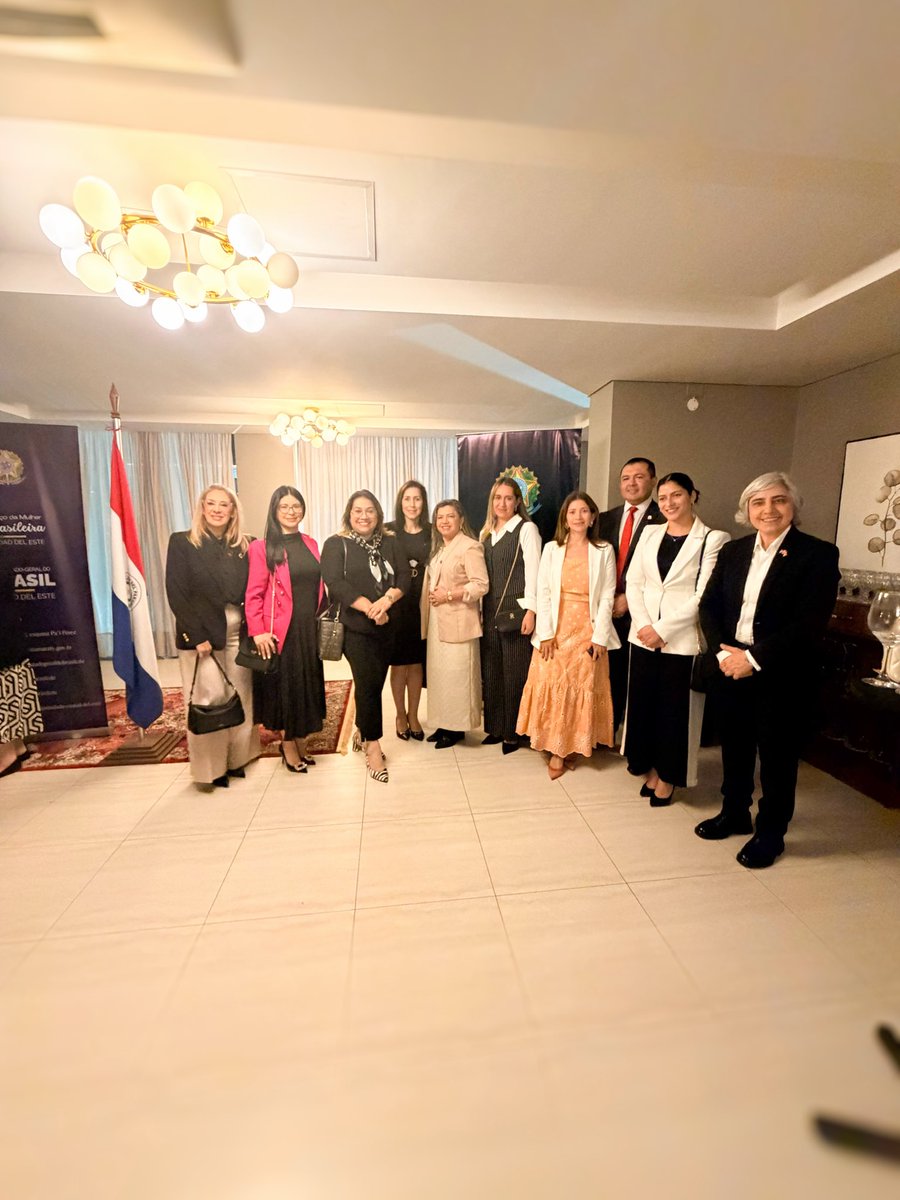 Nanuarte's tweet photo. Participé del lanzamiento del Espaço da Mulher Brasileira em Ciudad del Este, una iniciativa del Consulado General del Brasil para acompañar y fortalecer a las mujeres brasileñas en nuestra región.

Un paso importante para la integración, la cooperación y el desarrollo en la Triple Frontera. 🇧🇷🇵🇾