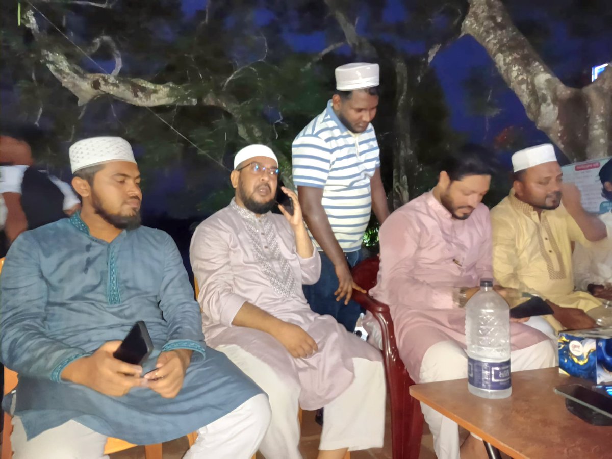 abdullahalkafi's tweet photo. ঈদ আড্ডা, সাথে আছেন বাগেরহাট-২ আসনের এমপি মহোদয় শেখ মনজুরুল হক রাহাদ ভাই... https://t.co/ErJqz5TsX3