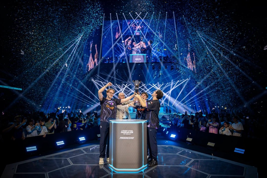 Gibbs0o0's tweet photo. Paris was amazing! Time to #RLCS recap everything else that wasn't the UE6 announcement!

Vid 👇 https://t.co/9MWNAu2GVz