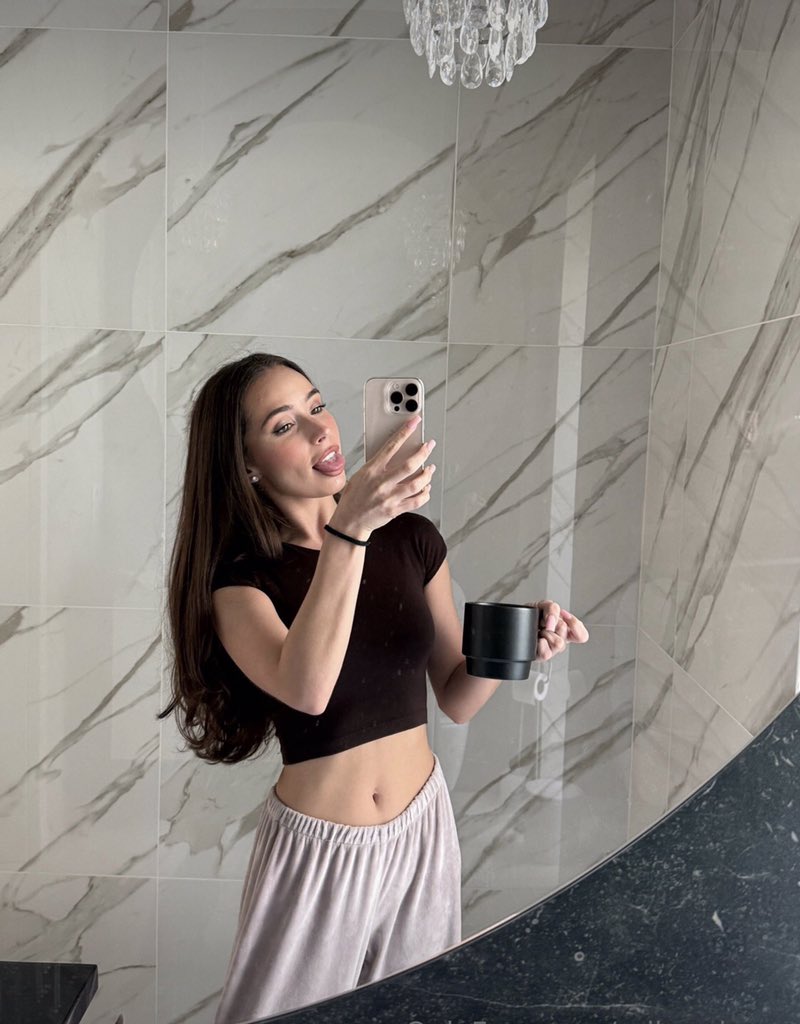 Erika cherry🍒 tweet media