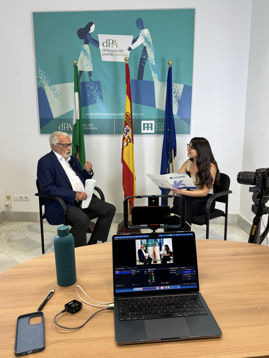 CONFEMAC65's tweet photo. Ha sido un placer entrevistar a una figura tan representativa de los derechos de las #personasmayores. El @DefensorAndaluz , Jesús Maeztu, es un ejemplo en sí mismo de que la edad no tiene por qué ser un límite. 

¡No os la perdáis! Más en https://t.co/tZy8KwRqD7 

#15j https://t.co/fWi4sP2gMX
