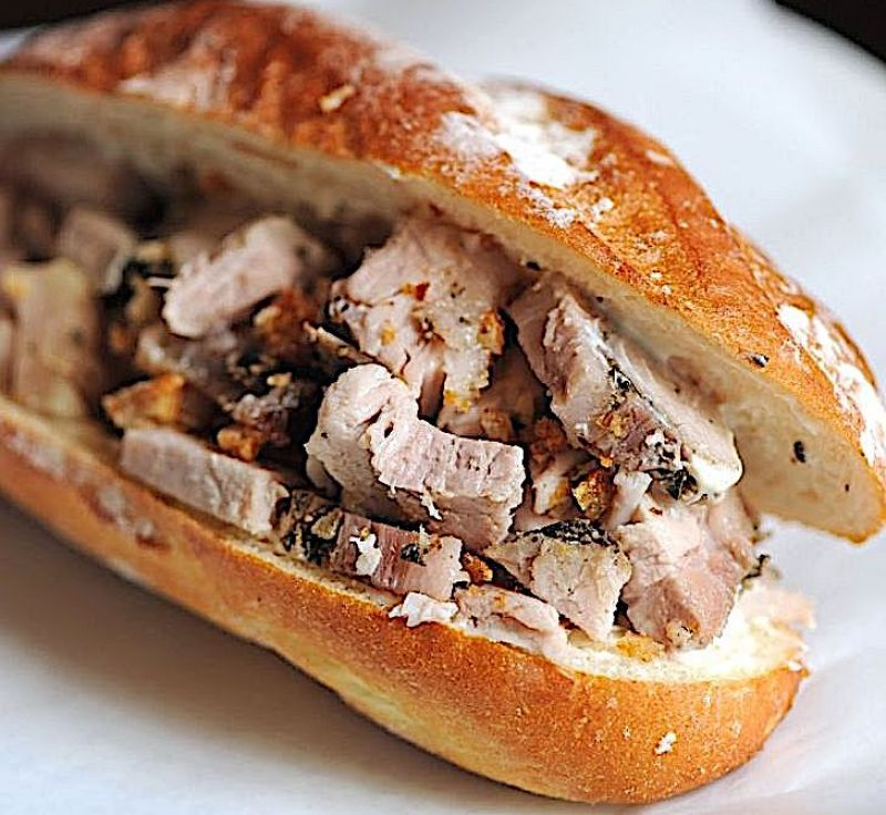 Redde_Rationem's tweet photo. Niente spazio a beduini e zulu per le loro feste religiose da sottosviluppati. 
Il 31 maggio, panini con porchetta e fiumi di vino in tutte le strade d'Italia.
Muslim raus! https://t.co/nbBLl59iQj