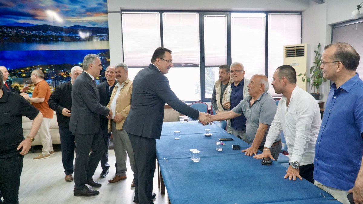 yunustever's tweet photo. Sakarya Trabzonlular Kültür ve Dayanışma Derneği tarafından düzenlenen bayramlaşma programına Genel Başkan Yardımcımız Sayın Ali İhsan Yavuz ve MKYK Üyemiz Sayın Abdurrahman Akyüz ile birlikte katıldık. 

Huzur ve kardeşlik coğrafyası Sakarya’mızın daha güzel yarınları için hep birlikte çalışmaya ve hizmet üretmeye gayret ediyoruz. Dernek Başkanımız Dr. İsmet Kartal’a ve değerli üyelerine misafirperverlikleri için teşekkür ediyorum.

Rabbim birlik ve beraberliğimizi daim eylesin.
#HayırlıBayramlar
