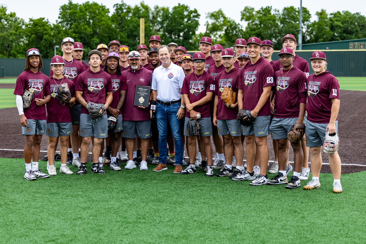 HumbleISD's tweet photo. 📸: Summer Creek Baseball (@SCHS_Baseball1) has been named the @stellarbanktx Team of the Week by @HTownHSS 

Bulldogs made history reaching the UIL State Semifinals for the first time ever! 

See the segment on Saturday at 9:30pm on
@CW39Houston and then throughout the week on @SpaceCityHN hosted by @ToddFreed57