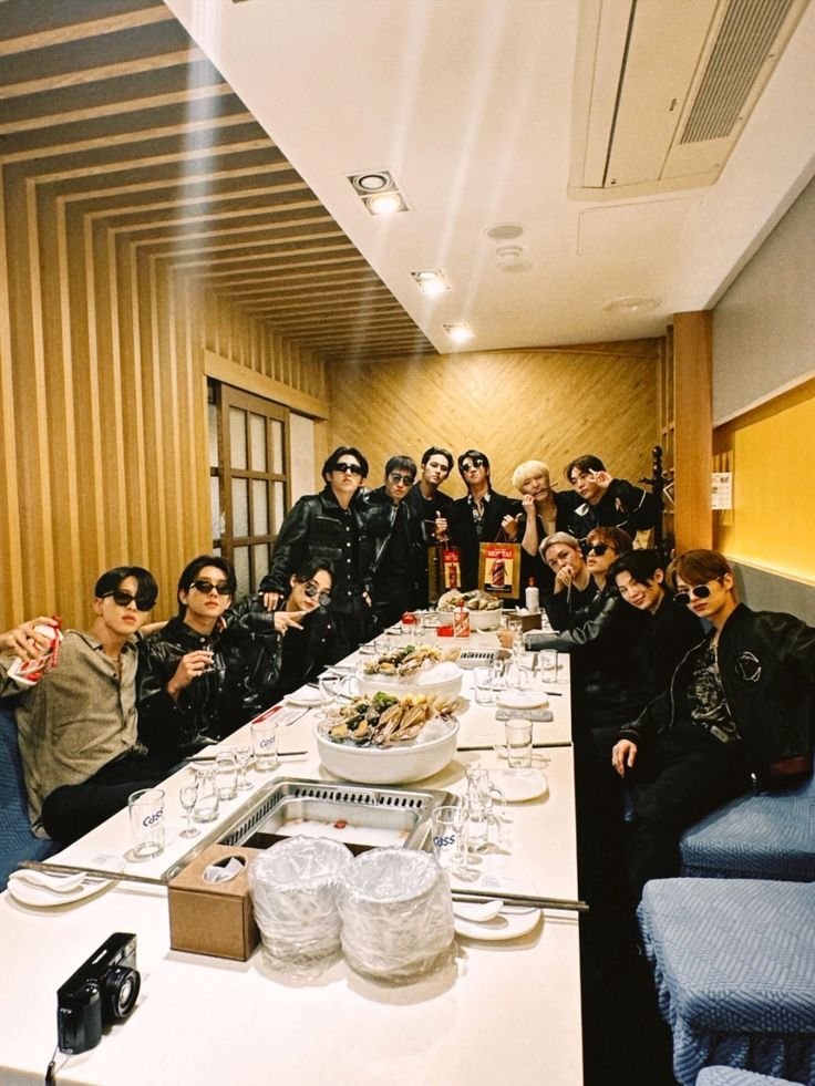 ultzminwon's tweet photo. @IDKdisaccount @pledis_17 DIAMOND LIFE IS FOREVER
#돌고돌아_11주년_영원할_세븐틴캐럿
#11YearsWithSEVENTEEN
@pledis_17 https://t.co/CZ2Jp7BjeJ