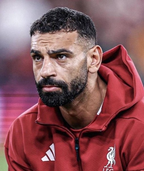 alk_ebr's tweet photo. أخطاء الماضي ما نبغاها تتكرر ننشب في لاعبين كبار منتهين 
#صلاح_مرفوض https://t.co/SPPnTbz8Po