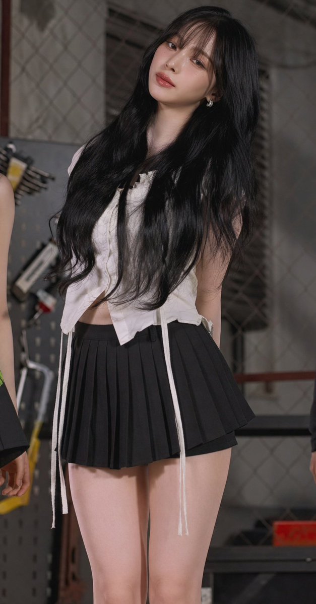 yxlqmdlg's tweet photo. KARINA ✨🖤🤍

high quality 📸 
#KARINA #aespa #kpop #카리나 #MY https://t.co/5KmV9aJWm8