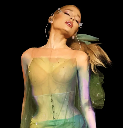 AboutMusicYT's tweet photo. Happy 33rd birthday to the legendary, vocalist, artist, actress, visual icon, Grammy winner, songwriter Ariana Grande! https://t.co/dWWd0o6JAg