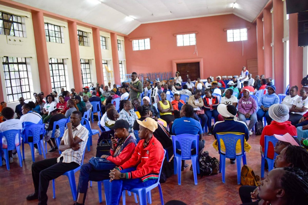 kivuliwellness's tweet photo. Last week, Kivuli Wellness Kenya was honored to facilitate mental health training sessions for over 1,500 workers and management staff at Terrasol and LarriFlora farms in Kiambu County. https://t.co/tMmNSfEEfs