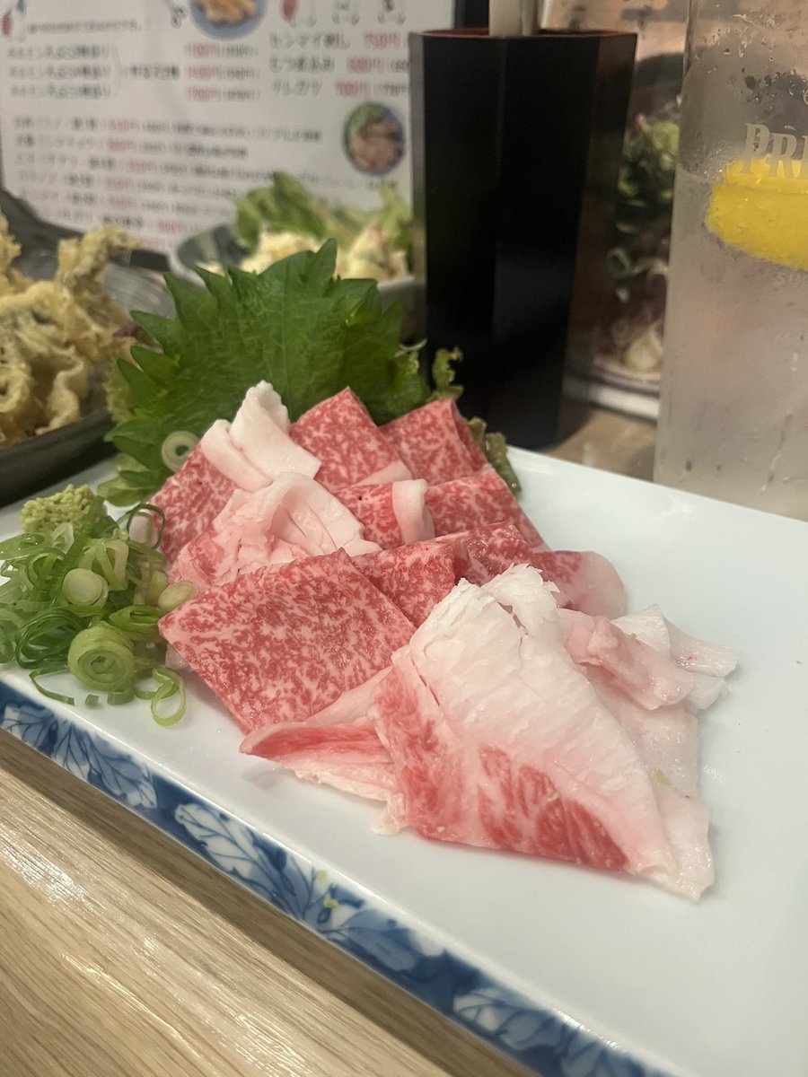 gnk100x's tweet photo. 広島来て美味いしか言ってない。全部美味すぎる。あとどこいってもせんじがらあって最高。 https://t.co/g5YaHYl6tS