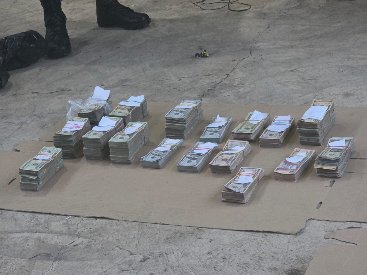 sgaia_pnc_gt's tweet photo. SGAIA, MP Y MINDEF amplían resultados de operativo contra estructura criminal en Ayutla, San Marcos.
Más detalles aquí: https://t.co/bMUQ1ocVBH

#PNC #SGAIA #MP #MINDEF #OperativoAntinarcotico #Guatemala https://t.co/j5uxr2imMA