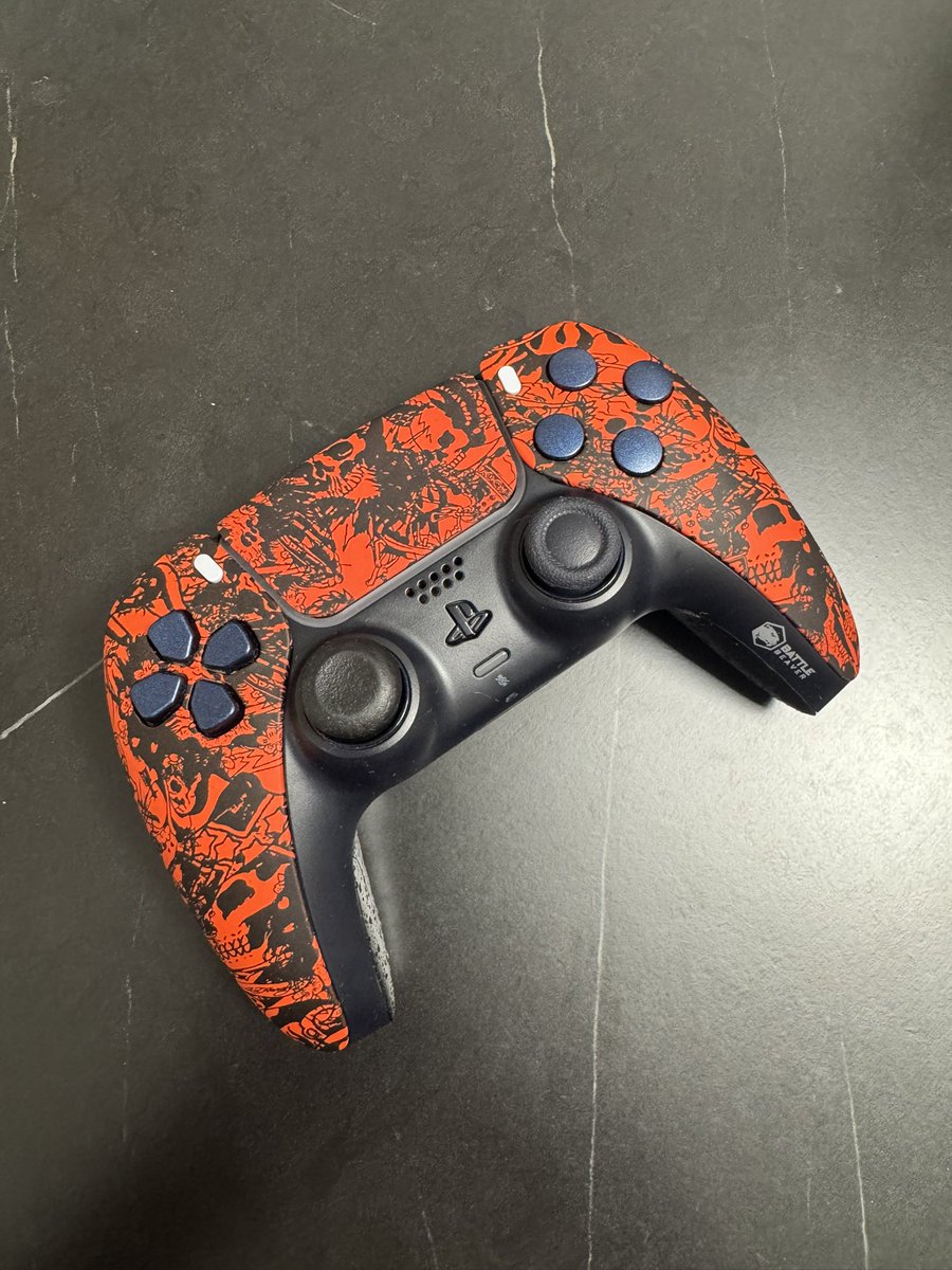 controllerlab_'s tweet photo. Remplacement des deux boutons arrière pour @yanzerg ! https://t.co/E67r1Tel8t