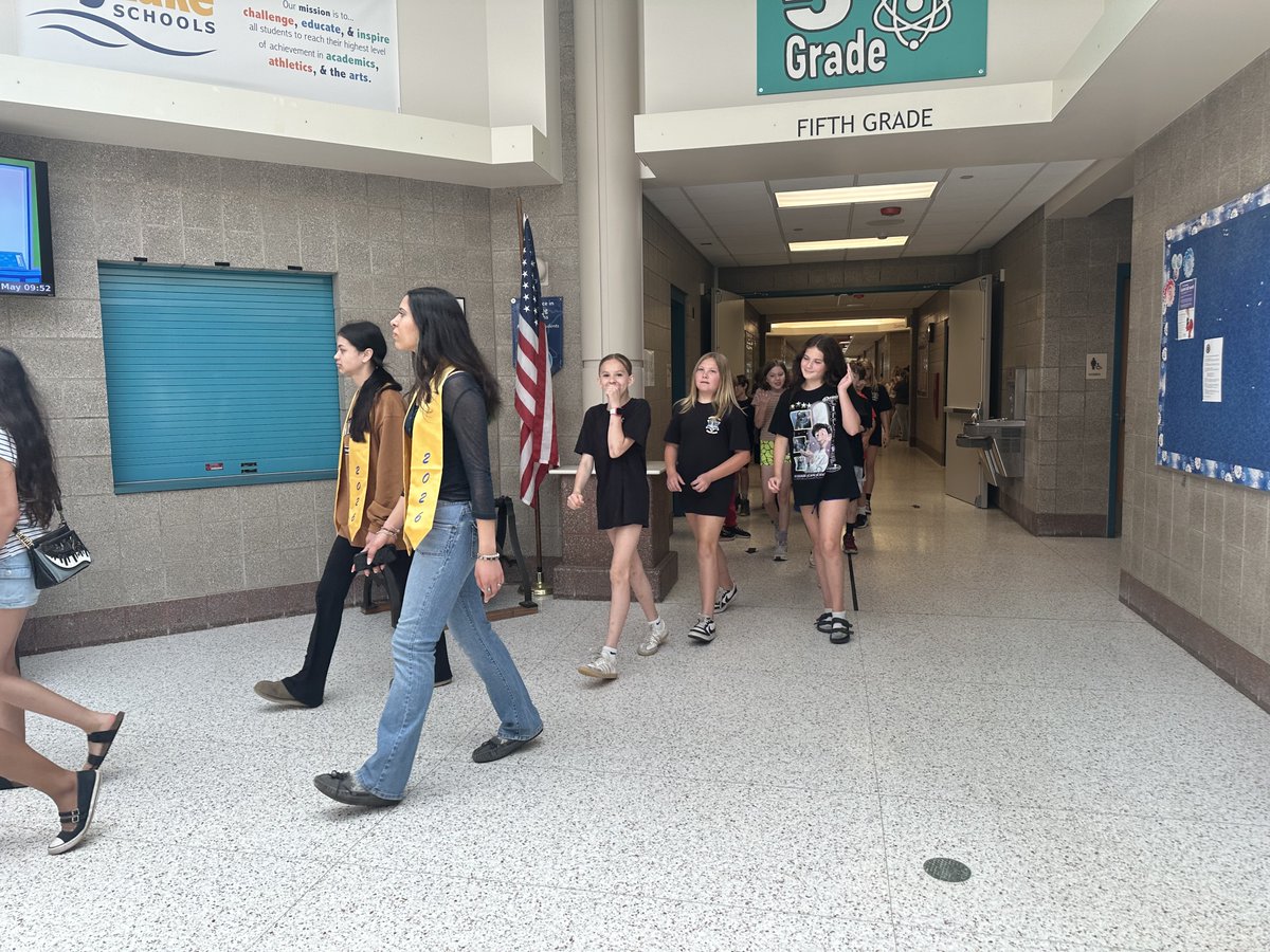 Indy_STEM's tweet photo. Our 5th Grade Students joined the end of our Seniors to walk the Indy halls and celebrate their last day as an Indy student! https://t.co/2kJ9G3jG6h